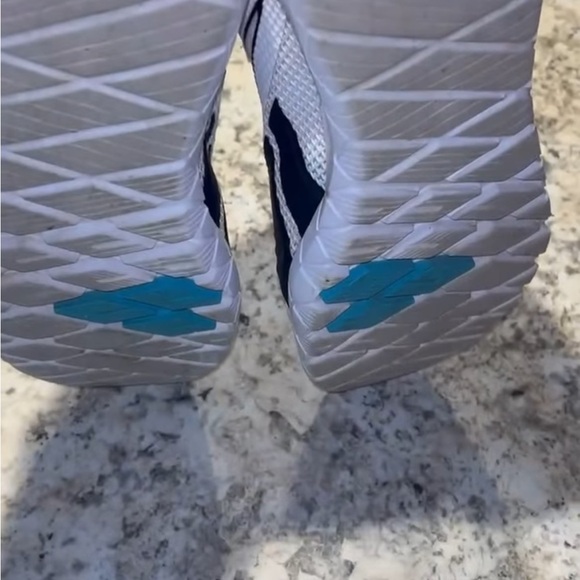 Reebok White and Black Mesh Running Shoes - Picture 6 of 6